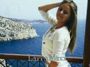 LarraMaxx