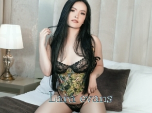 Lara_evans