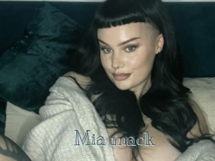 Mia_mack