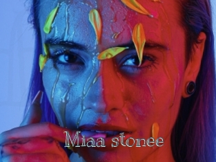 Miaa_stonee